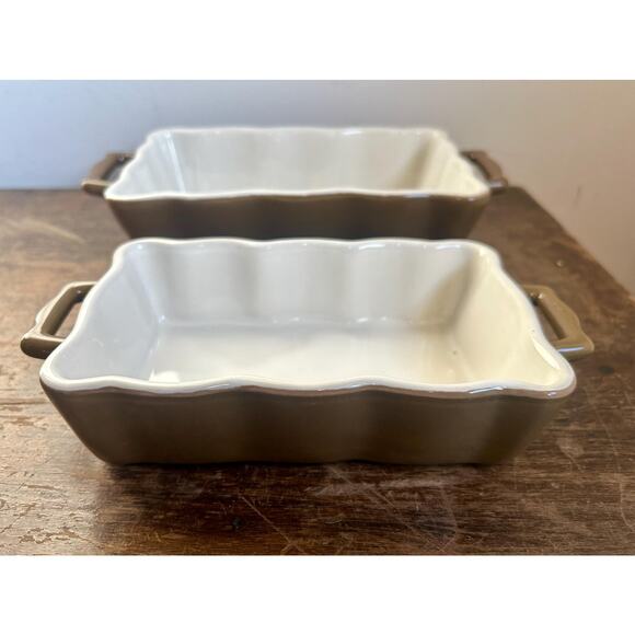 Vintage Ruffled Brown and White Ceramic Bakeware, Set of 2 - Picture 6 of 8